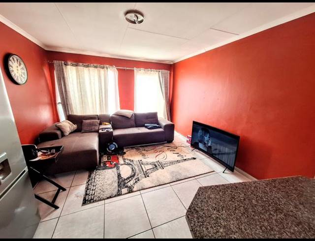 2 BEDROOM APARTMENT FOR SALE IN THE ORCHARDS